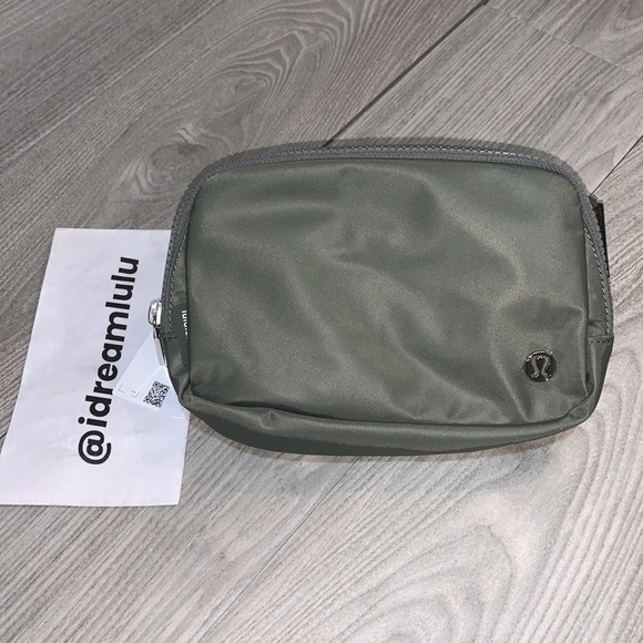 🌿NWT Lululemon Everywhere Belt Bag - Picture 5 of 5